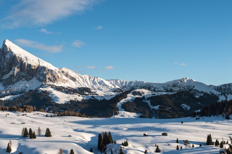 Neve fresca sulle dolomiti alpe di Siusi