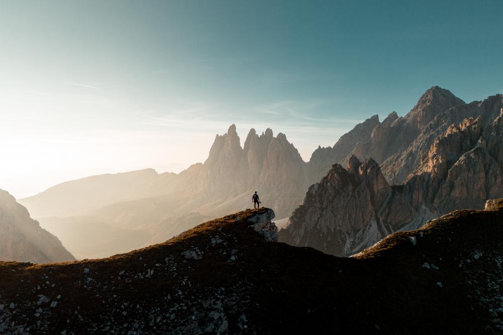 Mann in Dolomiten